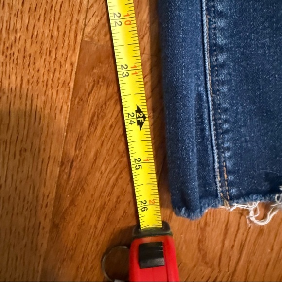 Spanx Size Medium (29x26) Cropped Flare Denim Jeans Pull On Raw Hem 20231R - Picture 7 of 11